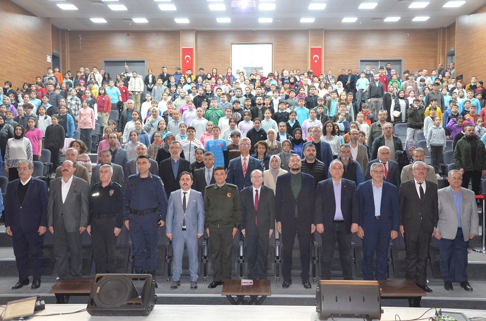 İstiklal Marşının Kabul Edildiği Günü ve Mehmet Akif Ersoy’u Anma Programı İlçemizde Gerçekleştirildi.